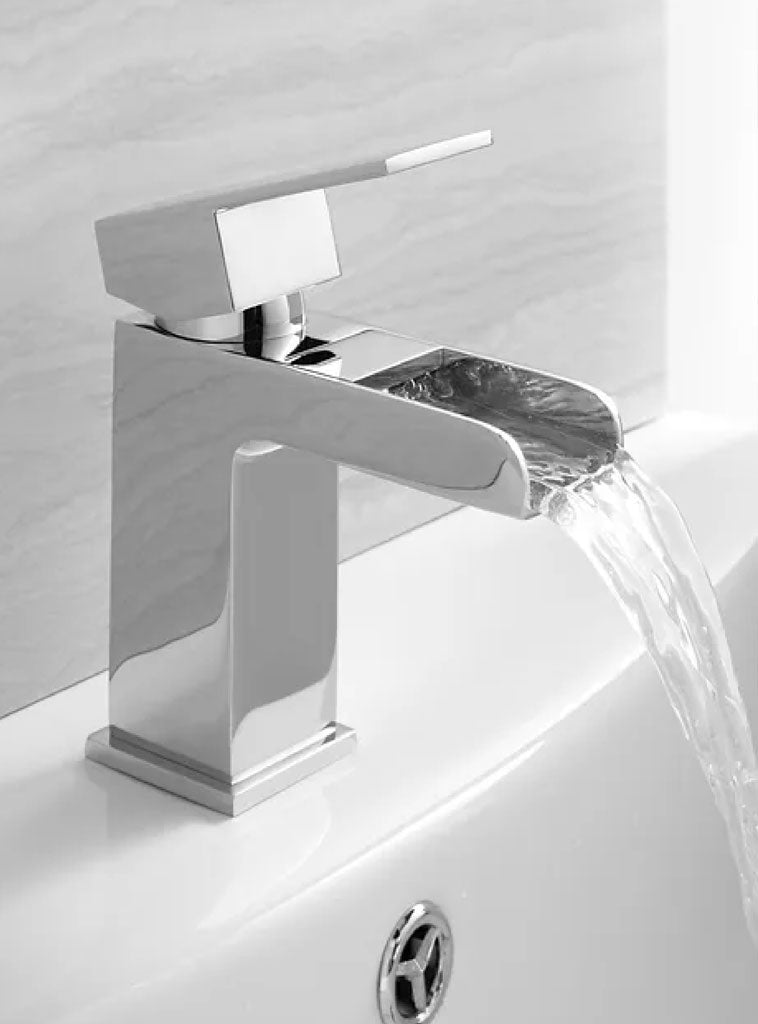 Amoura Taps